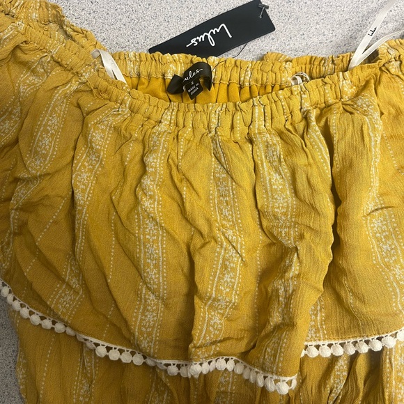 Lulus off the shoulder romper - Picture 2 of 2